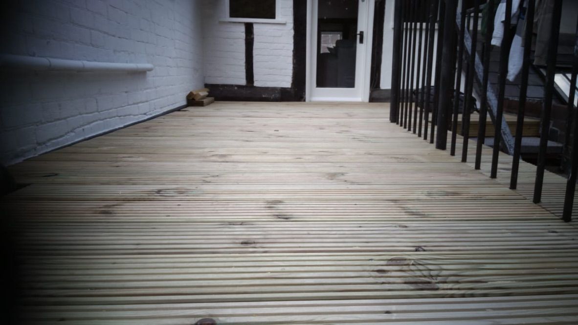 Entrance decking