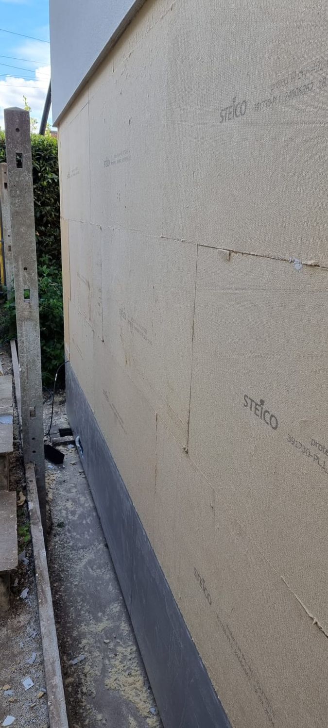 External wall insulation with Steico wood fibre boards on the side wall