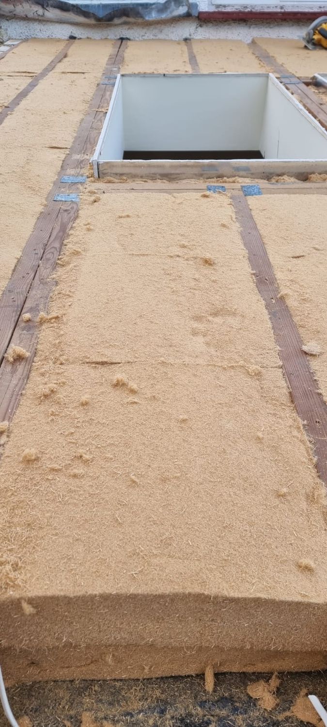 Roof insulation with Gutex thermoflex flexible wood fibre insulation batts