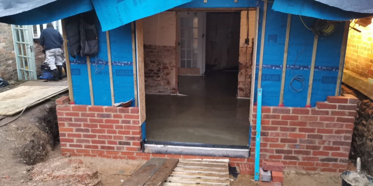 Building single skin masonry wall for a new extension in St Albans