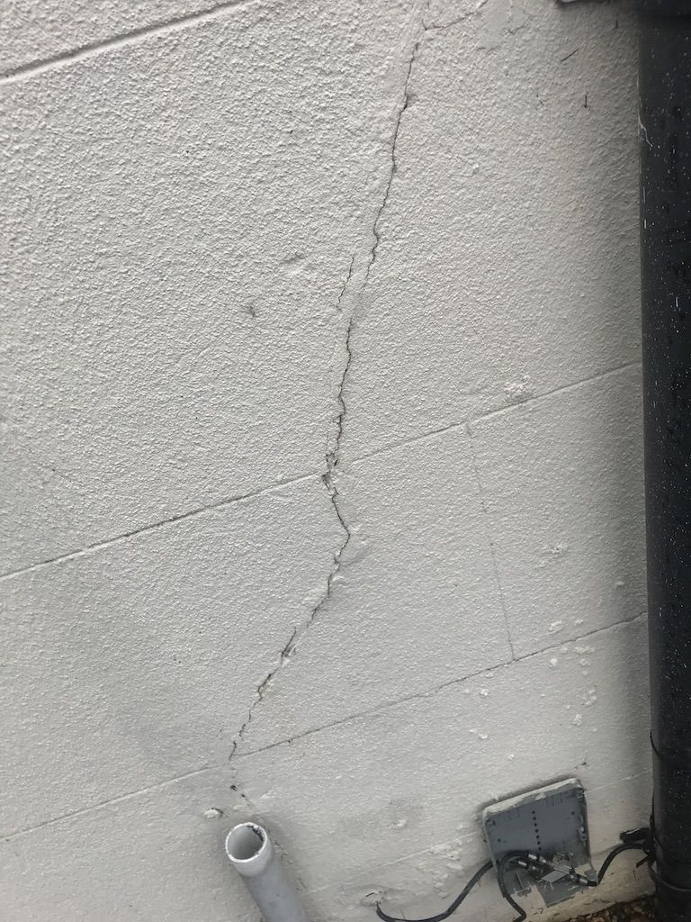 Crack on cement render