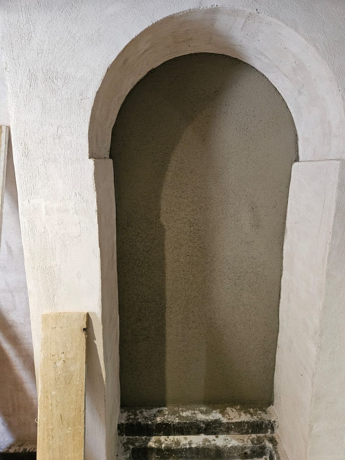 Diasen Diathonite Evolution lime plaster applied to feature wall