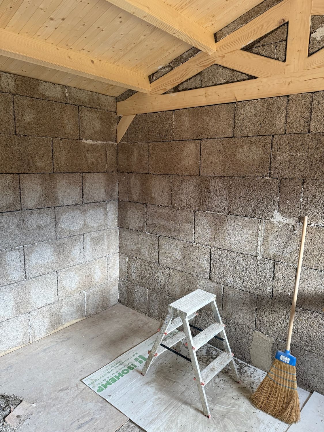Completed internal wall insulation with IsoHemp blocks
