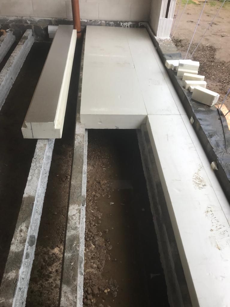 Cellecta TETRiS insulated blocks being installed