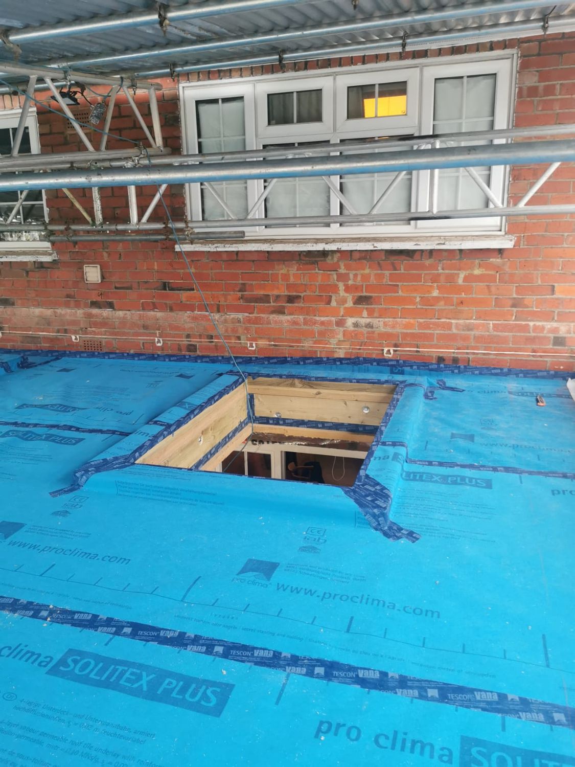Installation of Pro Clima Solitex Plus breathable roofing membrane