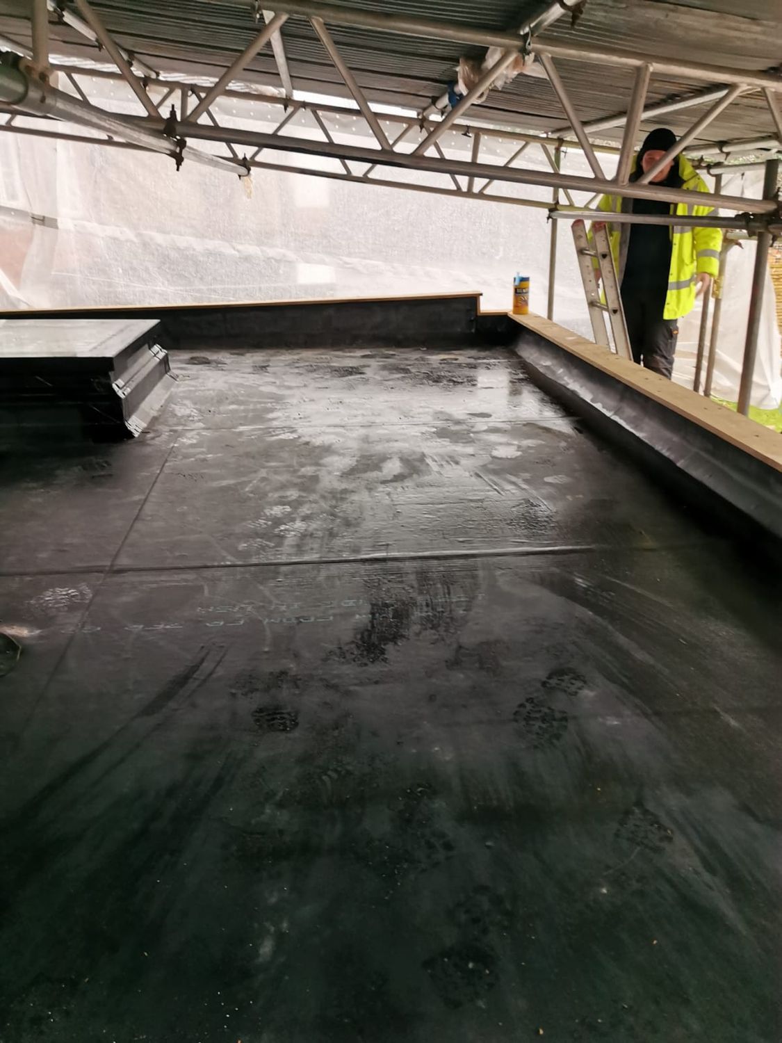Installation of EPDM waterproofing liner