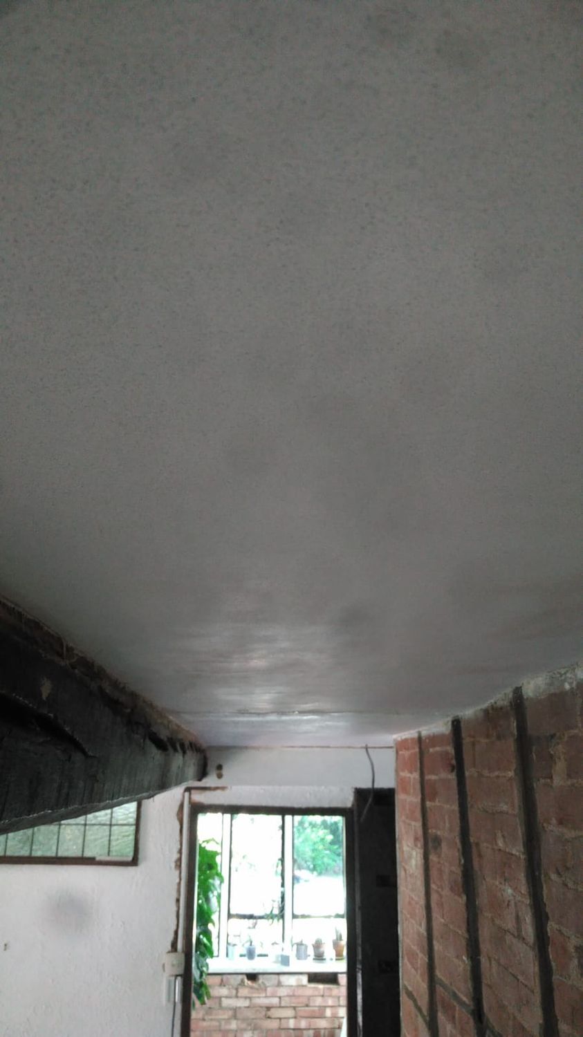 Lime finishing on ceiling